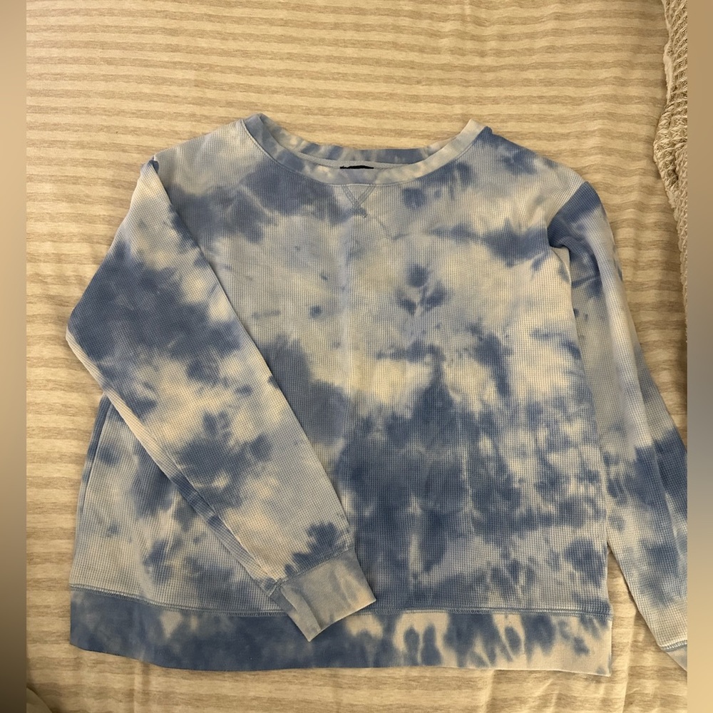 Blue tie dye lightweight sweater